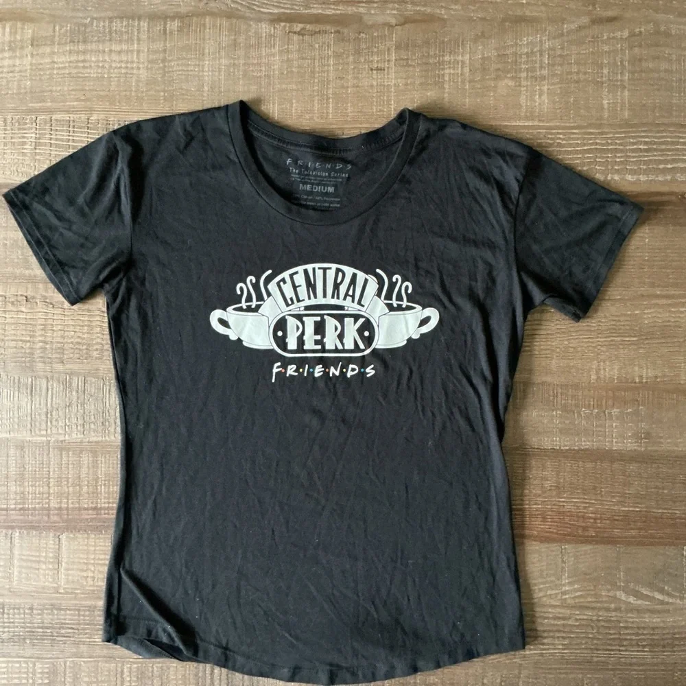 FRIENDS Black Graphic Tee with 2 pair of Friends socks